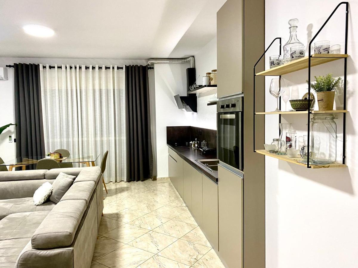 Luxury Apartments In City Center Durrës Exteriör bild