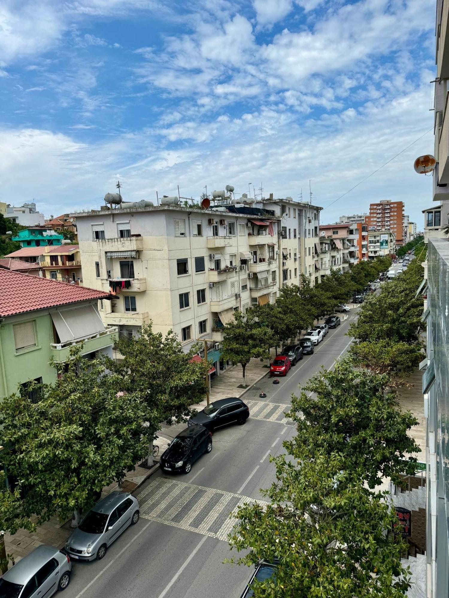 Luxury Apartments In City Center Durrës Exteriör bild